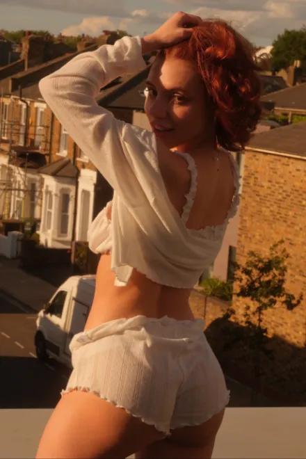 Redhead Brazilian escort in Bond Street - Fire - image 13