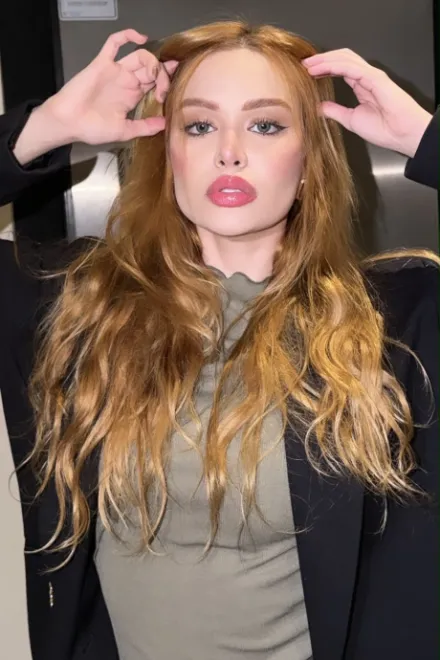 Redhead Brazilian escort in South Kensington - Mavie - image 9
