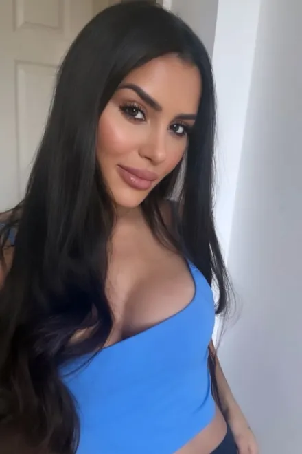 Brunette Brazilian escort in South Kensington - Roslyn - image 17