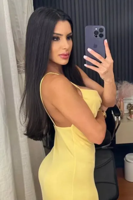 Brunette Brazilian escort in South Kensington - Roslyn - image 16