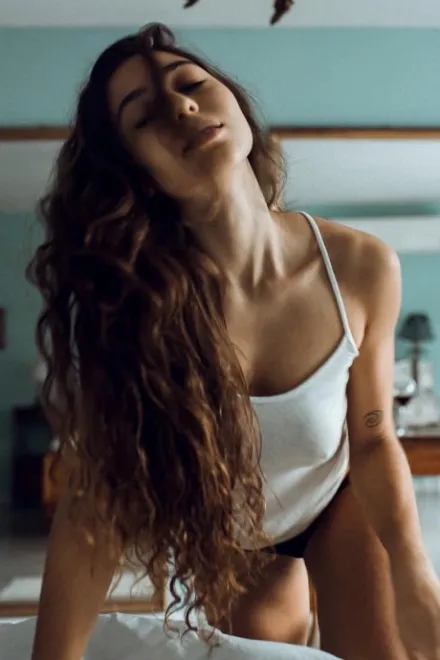 Brunette Brazilian escort in Earl's Court - Olimpia - image 11