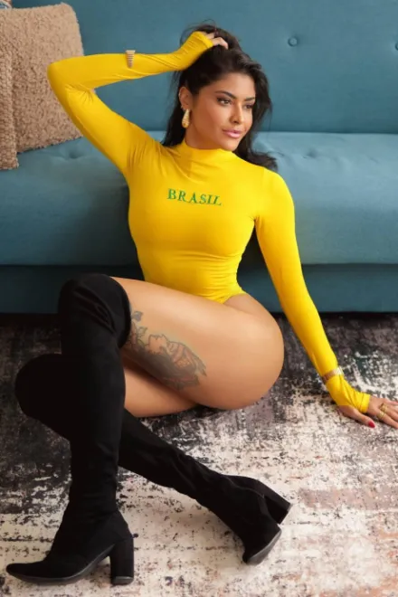 Brunette Brazilian escort in Gloucester Road - Madeira - image 7