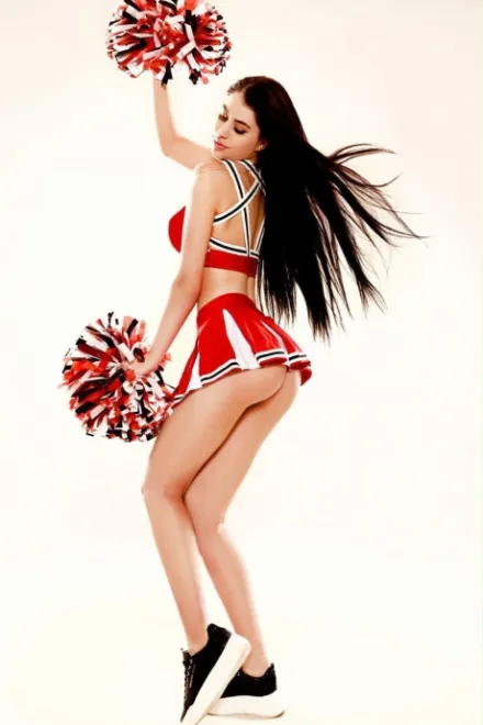Brunette Eastern European escort in Marylebone - Aliya - image 10