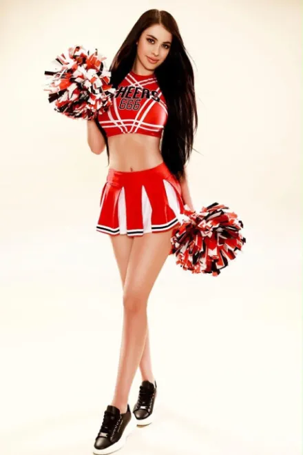 Brunette Eastern European escort in Marylebone - Aliya - image 11