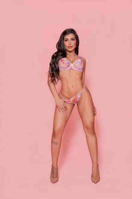 Brunette Brazilian escort in Paddington - Chavela - image 9