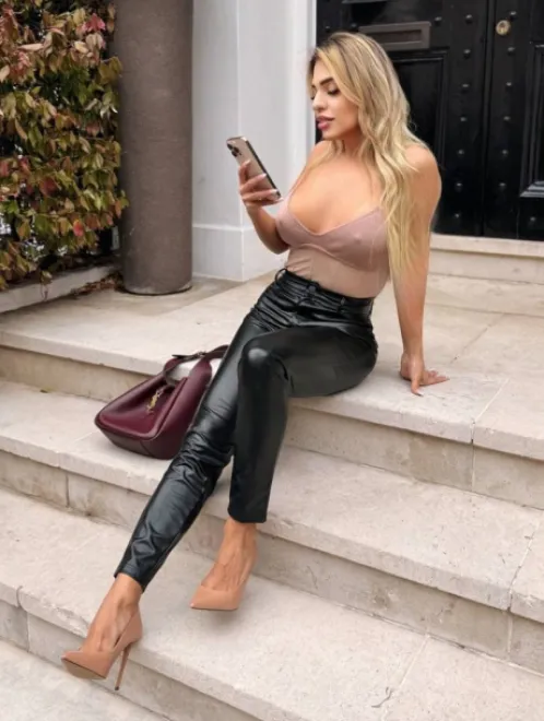 Blonde Brazilian escort in Marble Arch - Bamerta - image 12