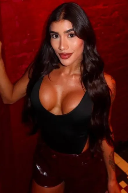 Brunette Brazilian escort in High Street Kensington - Herbal  - image 17
