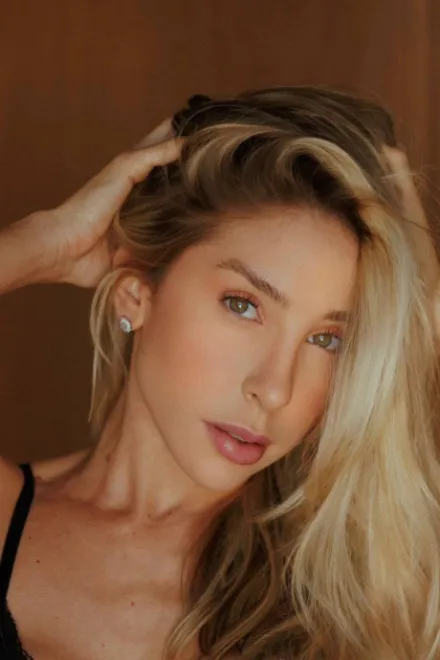 Blonde Brazilian escort in Baker Street - Crowna - image 6