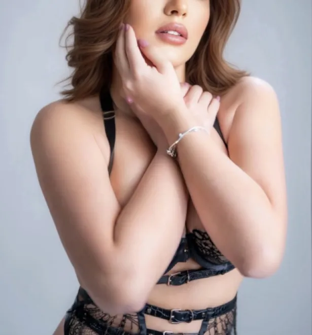 Light Brown Brazilian escort in Baker Street - Venita - image 4