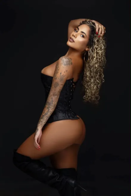 Light Brown Brazilian escort in Marylebone - Rubina - image 6