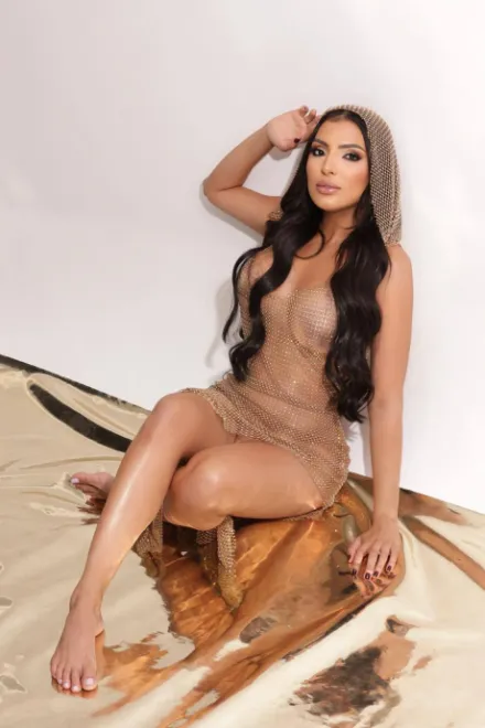 Brunette Brazilian escort in Gloucester Road - Tetty - image 2