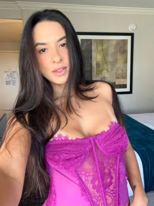 Brunette Brazilian escort in West Kensington - Bernarda - image 10