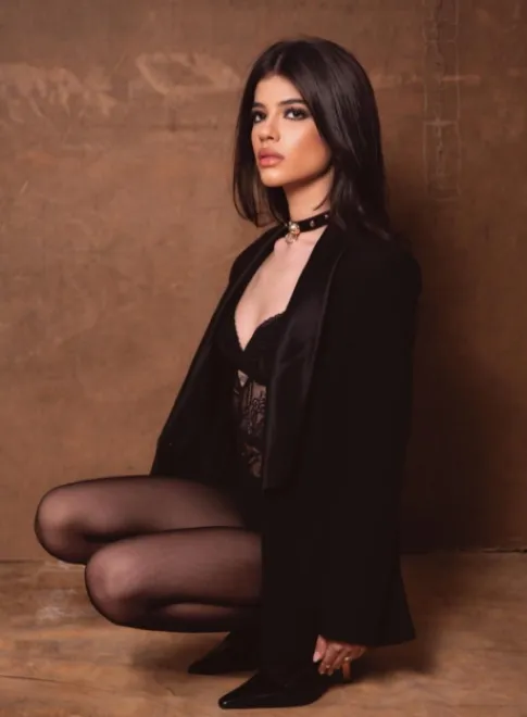 Brunette Brazilian escort in Earl's Court - Malina - image 4