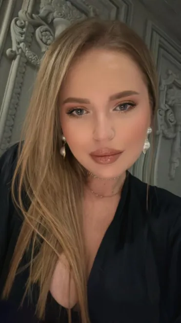 Blonde Russian escort in High Street Kensington - Baronessa - image 16