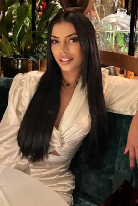 Brunette Brazilian escort in Bond Street - Mannu - image 15