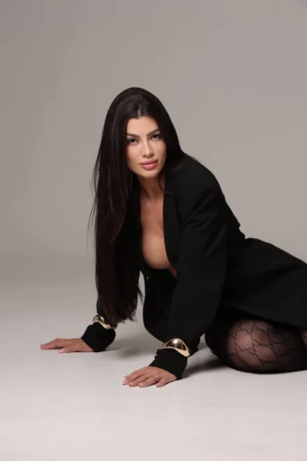 Brunette Brazilian escort in Baker Street - Morava - image 13