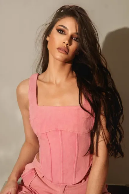 Brunette Brazilian escort in Gloucester Road - Arriva - image 3