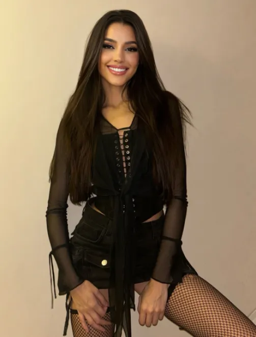 Brunette Brazilian escort in Gloucester Road - Arriva - image 16
