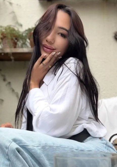 Brunette Brazilian escort in West Kensington - Palessi - image 4