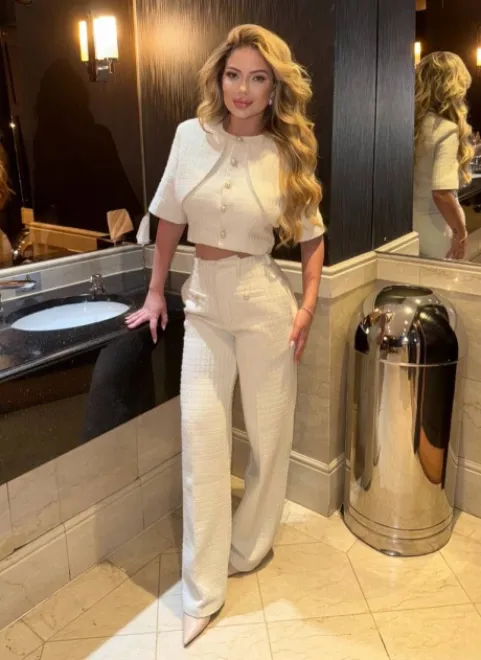 Light Brown Brazilian escort in Marylebone - Catlyn - image 14