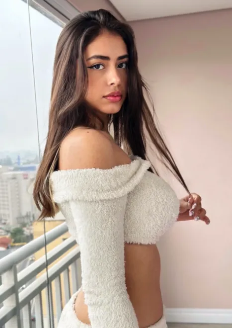 Light Brown Brazilian escort in Earl's Court - Cree - image 15