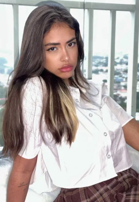 Light Brown Brazilian escort in Earl's Court - Cree - image 16