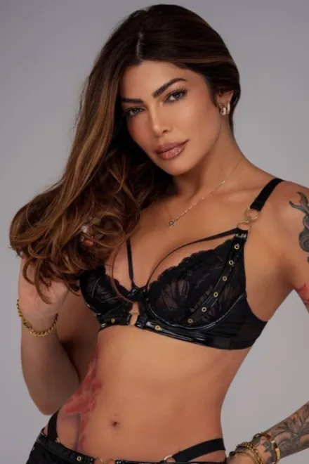 Brunette Brazilian escort in Canary Wharf - Roderica - image 3
