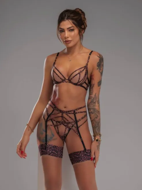 Brunette Brazilian escort in Canary Wharf - Roderica - image 4