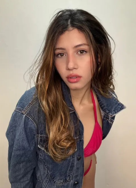 Brunette Brazilian escort in Earl's Court - Silky - image 11