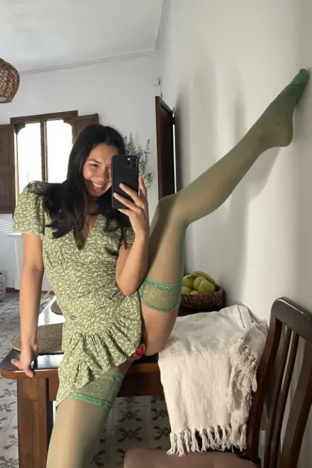 Brunette Russian escort in Earl's Court - Irina - image 16