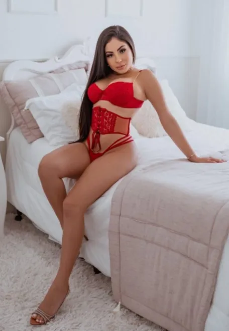 Brunette Brazilian escort in Marylebone - Lavresco - image 10