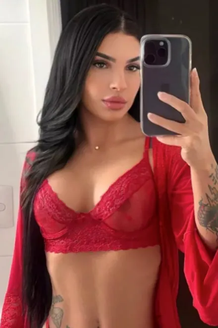 Brunette Brazilian escort in Earl's Court - Vichy - image 2