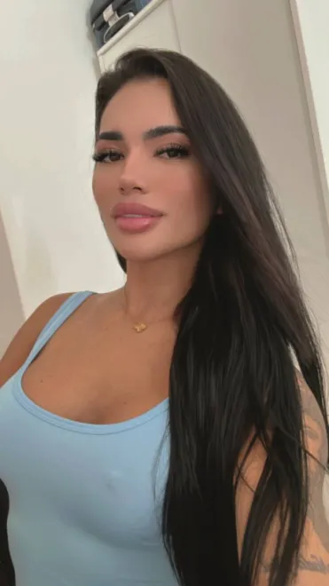 Brunette Brazilian escort in St. James's Park - Mildred - image 17