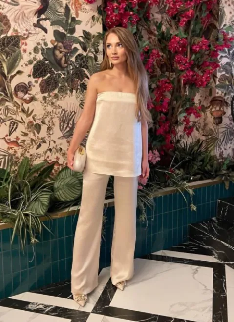 Light Brown Russian escort in St. James's Park - Berbera - image 16
