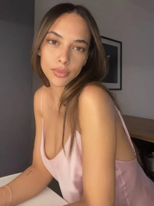 Brunette Italian escort in Edgware Road - Lorenza - image 14