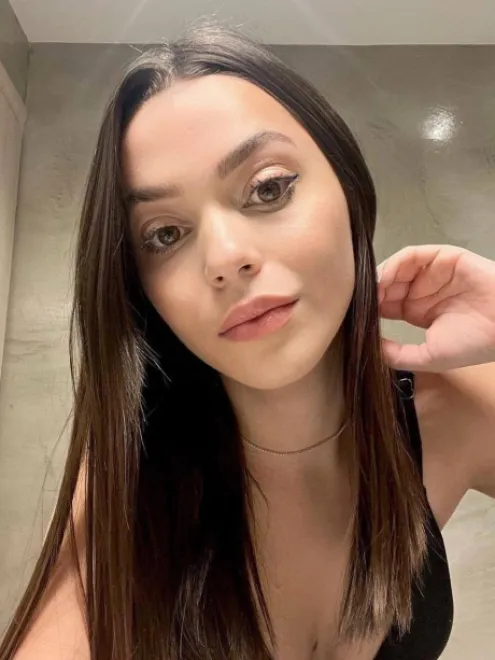 Brunette Brazilian escort in Edgware Road - Fidela - image 10