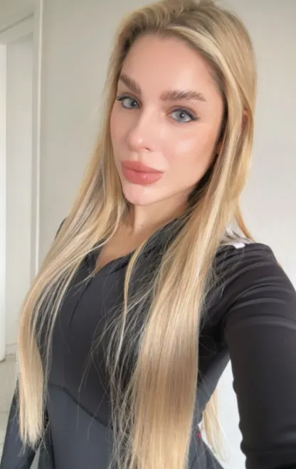 Blonde Brazilian escort in Earl's Court - Leocadia - image 2