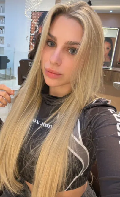 Blonde Brazilian escort in Earl's Court - Leocadia - image 3