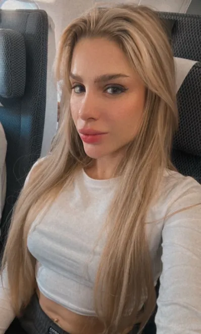 Blonde Brazilian escort in Earl's Court - Leocadia - image 4