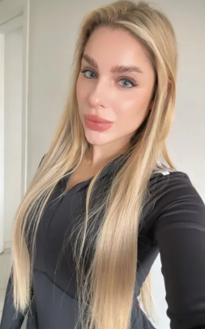 Blonde Brazilian escort in Earl's Court - Leocadia - image 5