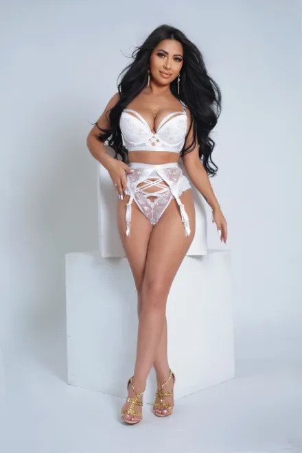 Brunette Eastern European escort in Paddington - Tamara - image 6