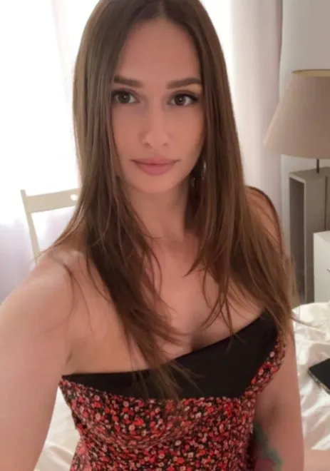Brunette Russian escort in Earl's Court - Rosema - image 13