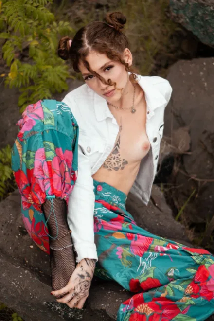 Light Brown Brazilian escort in Kensington - Sorrella - image 12
