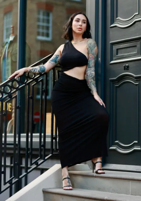 Brunette Brazilian escort in Piccadilly Circus - Tilly - image 11