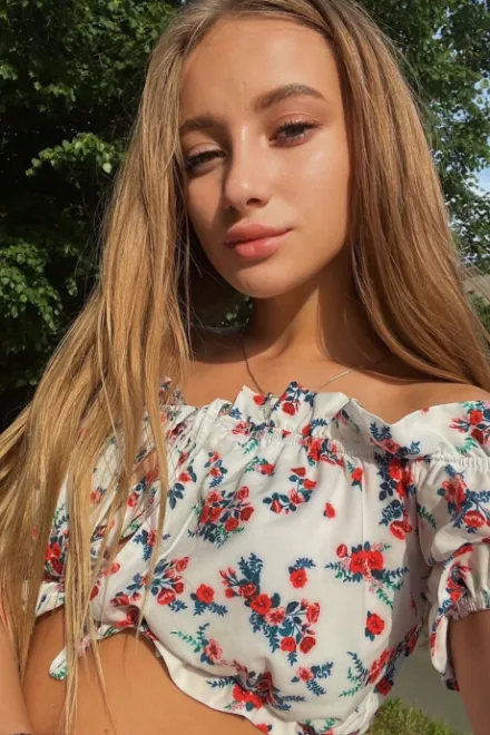 Light Brown Russian escort in Earl's Court - Data - image 3