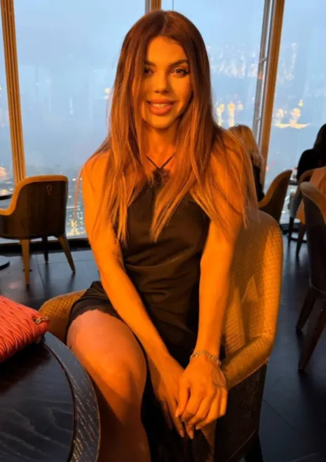 Light Brown Brazilian escort in Bond Street - Danone - image 18