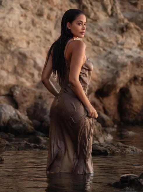 Brunette Brazilian escort in Earl's Court - Cassanova - image 7