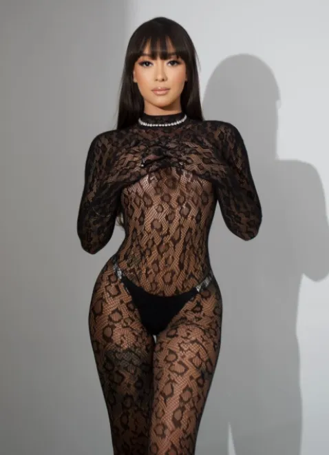 Brunette Brazilian escort in South Kensington - Gilma - image 7