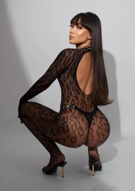Brunette Brazilian escort in South Kensington - Gilma - image 9