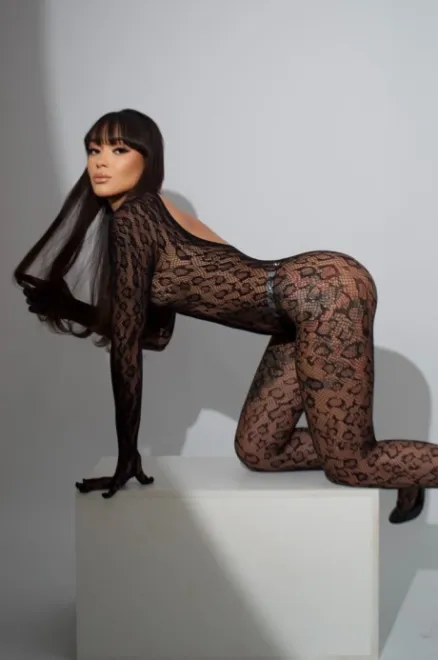 Brunette Brazilian escort in South Kensington - Gilma - image 11